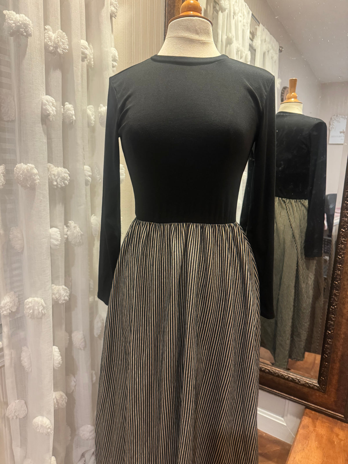 Pleated Midi Dress with Fitted Knit long sleeve Top - Black