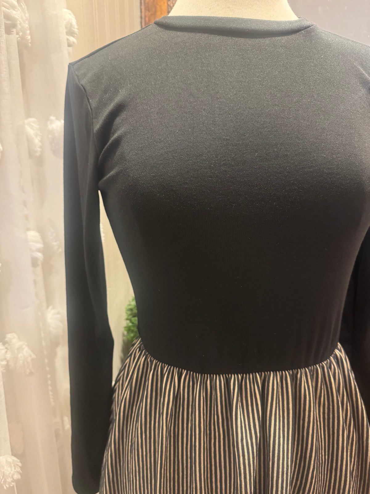 Pleated Midi Dress with Fitted Knit long sleeve Top -  Black