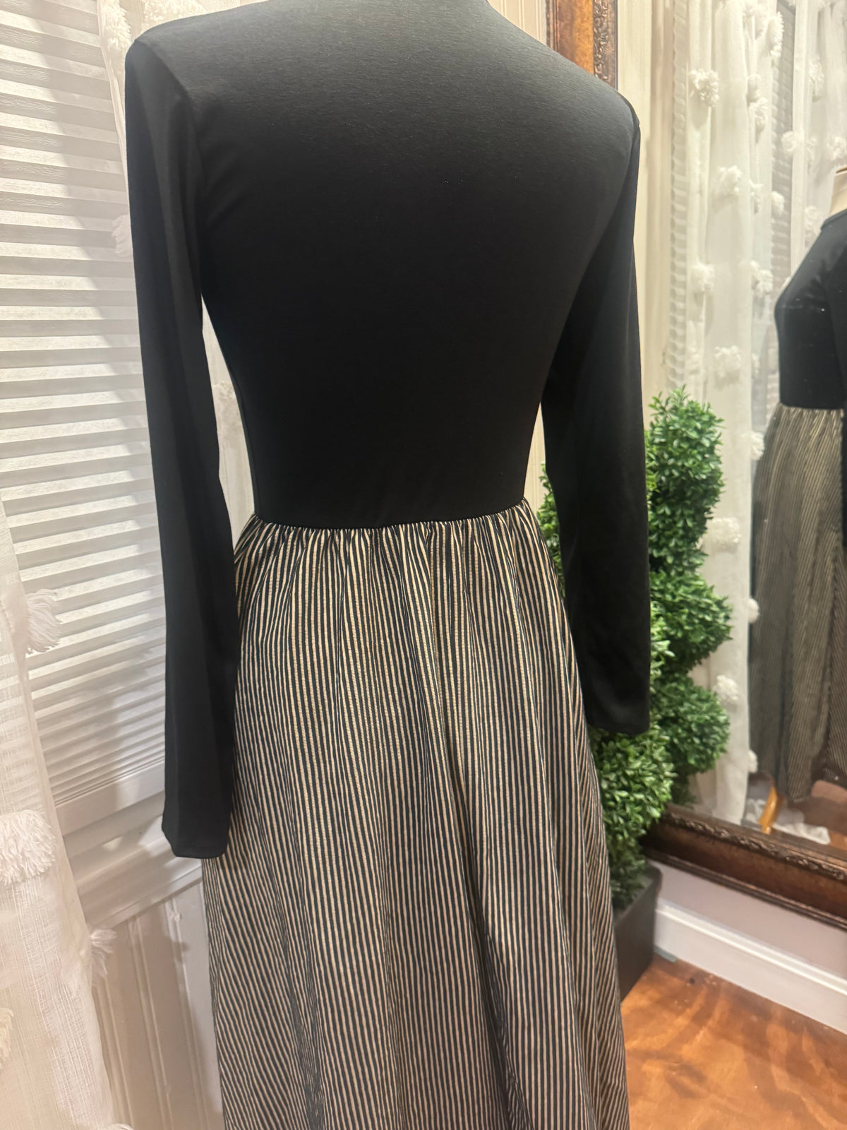Pleated Midi Dress with Fitted Knit long sleeve Top -  Black