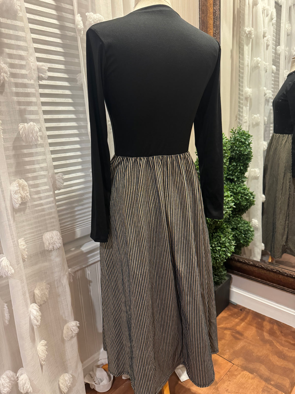 Pleated Midi Dress with Fitted Knit long sleeve Top -  Black