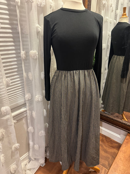 Pleated Midi Dress with Fitted Knit long sleeve Top -  Black